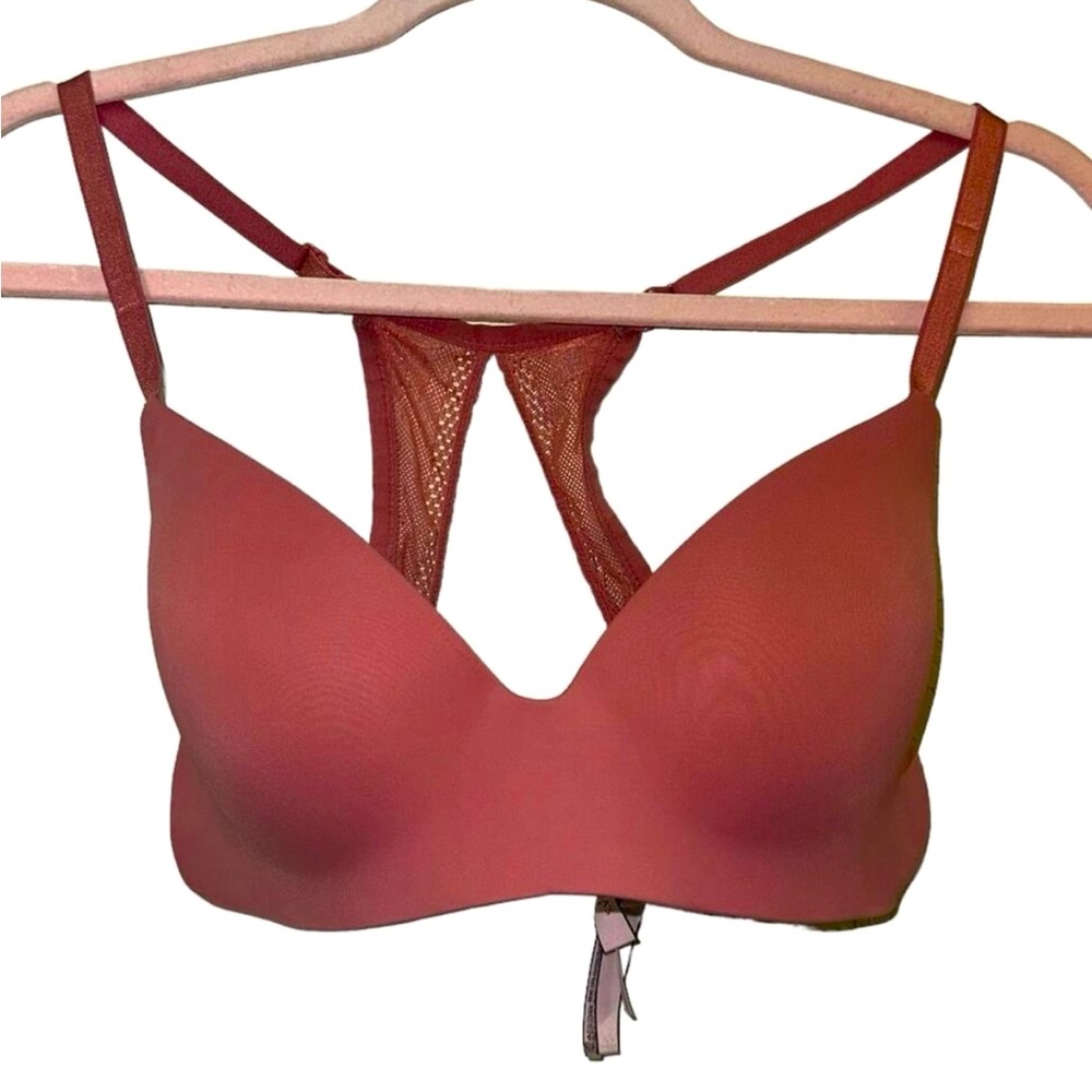 Victoria’s Secret No Wire Rose Sports Bra